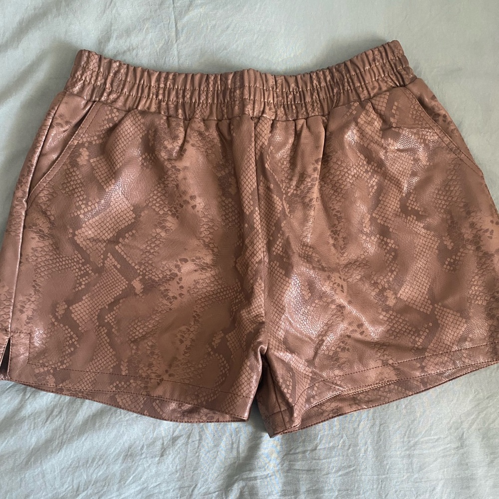 NWT‎ AKIRA FAUX LEATHER SNAKE PRINT SHORTS